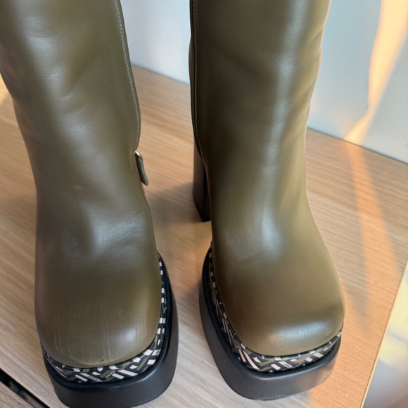 Versace platform boot - Picture 3 of 6